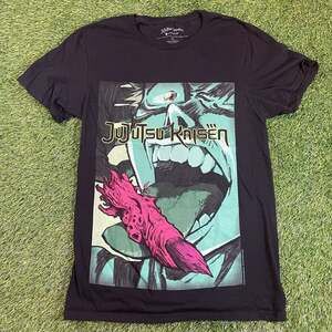 Crunchyroll Jujutsu Kaisen Itadori Eating Finger Graphic T-Shirt Black XS